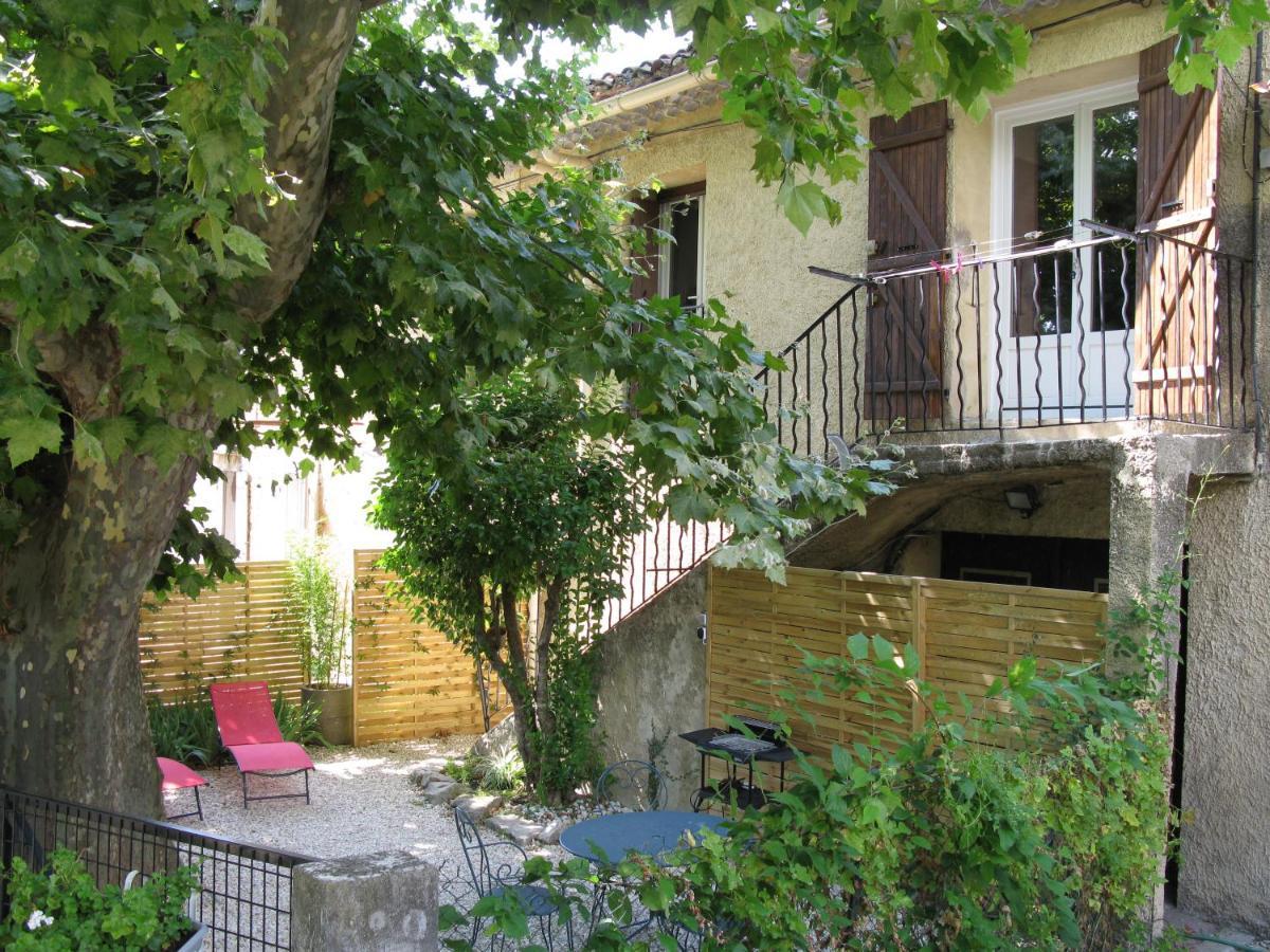 Location& Gites Сариан Екстериор снимка